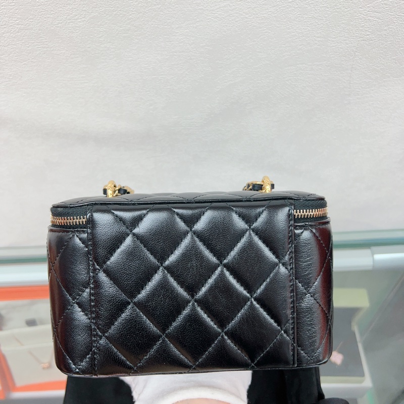 Chanel vanity 油臘皮黑金雙鏈條盒子/化妝包-10