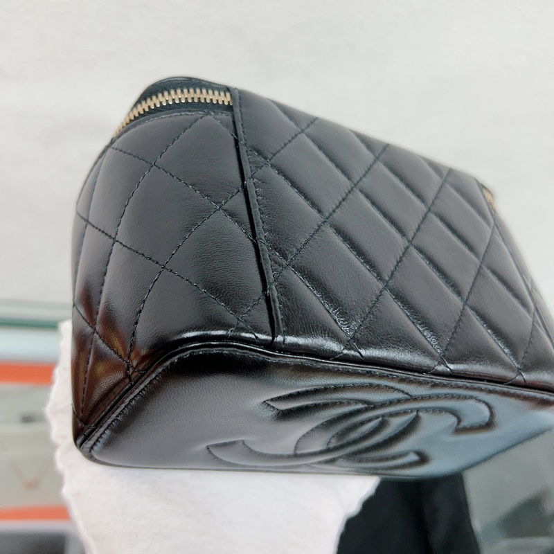 Chanel vanity 油臘皮黑金雙鏈條盒子/化妝包-11