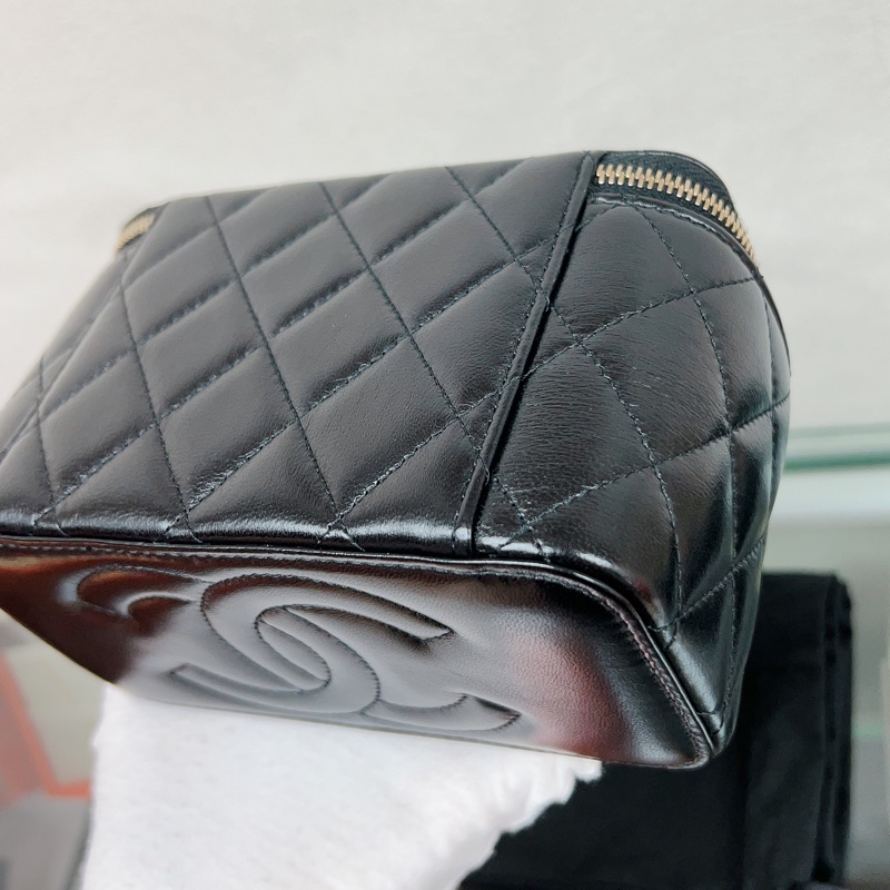 Chanel vanity 油臘皮黑金雙鏈條盒子/化妝包-12