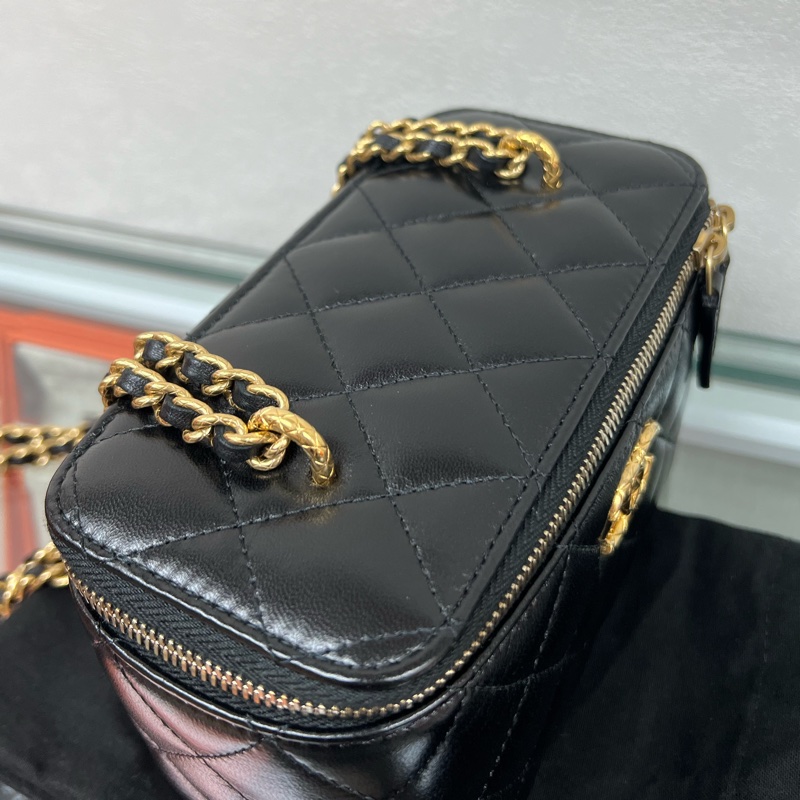 Chanel vanity 油臘皮黑金雙鏈條盒子/化妝包-16