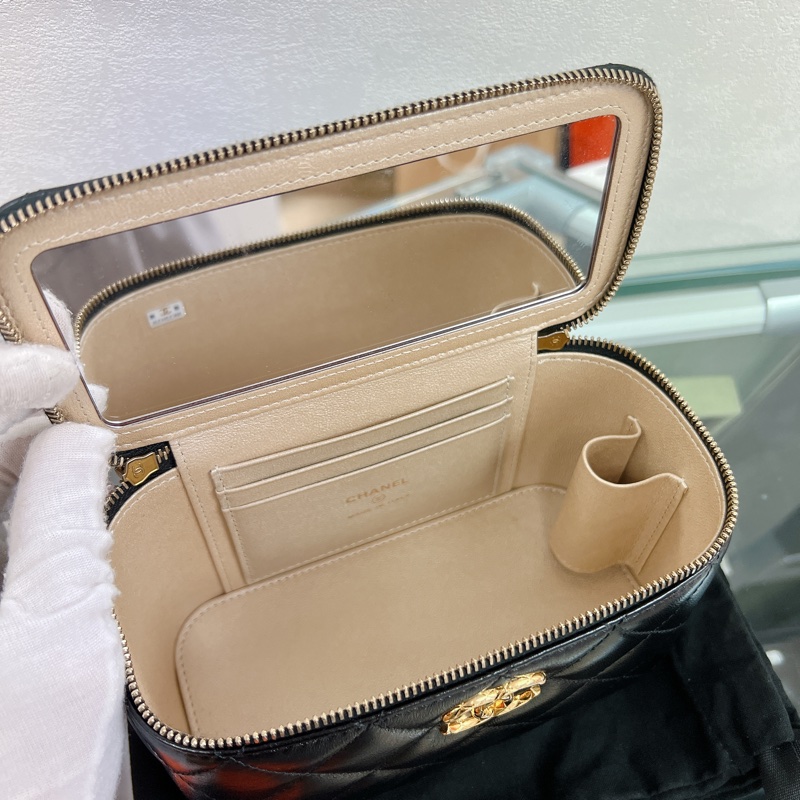 Chanel vanity 油臘皮黑金雙鏈條盒子/化妝包-18
