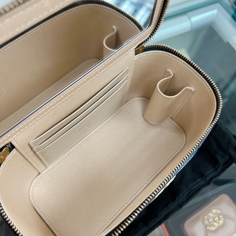 Chanel vanity 油臘皮黑金雙鏈條盒子/化妝包-19