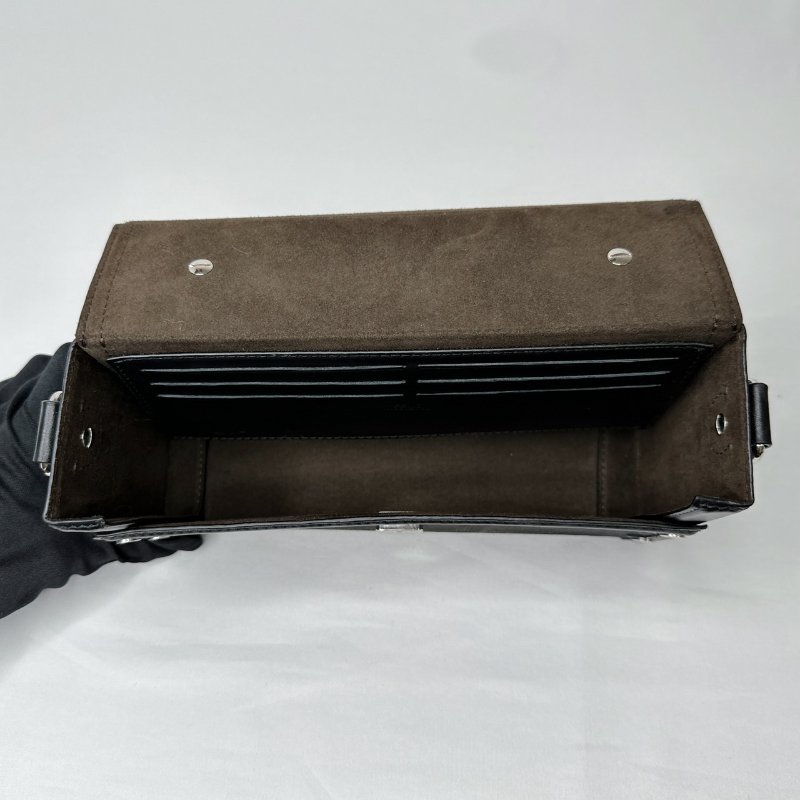 FENDI Soft Trunk Baguette盒包-7