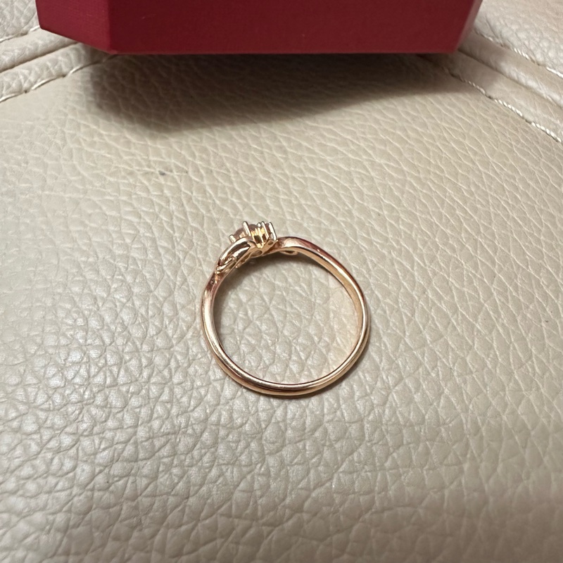 周大福 18K金鑲鑽石戒指-11