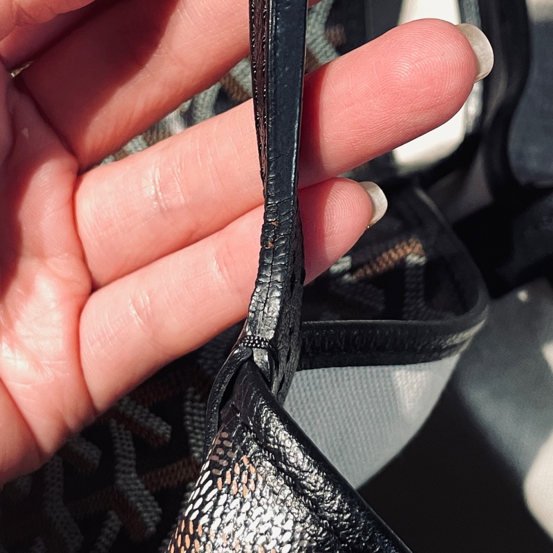 GOYARD 經典St. LouisPM防水帆布LOGO購物包(中-黑-附收納袋)-15