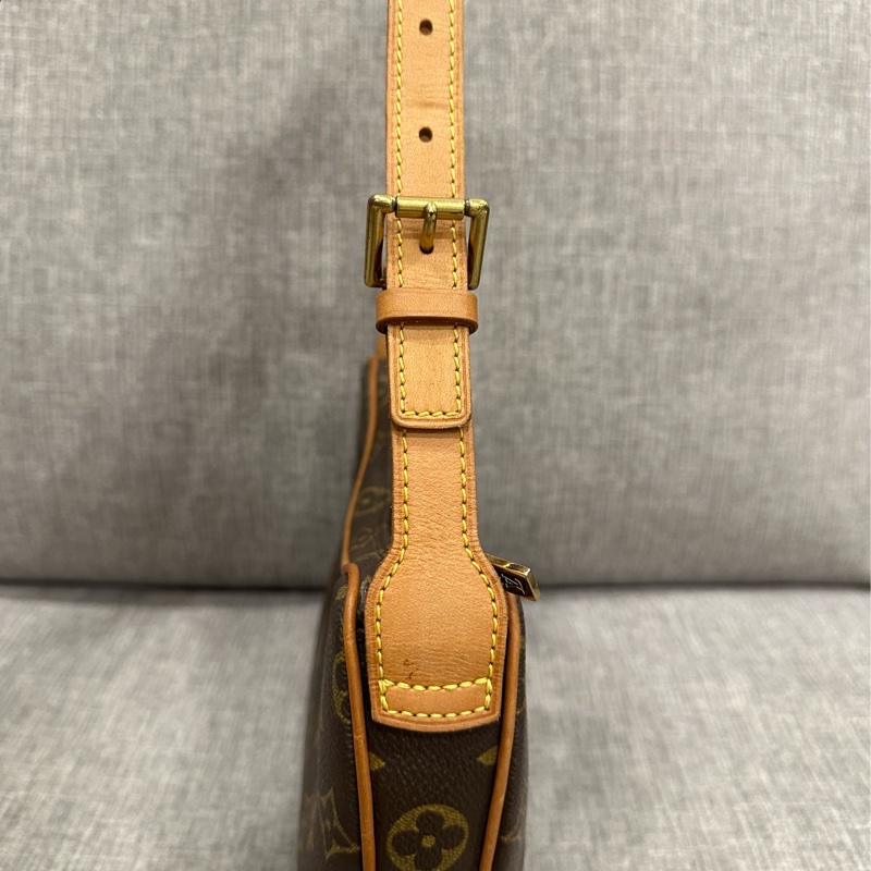 🌟慶雙十🇹🇼特惠🌟LV 豌豆包 半月包 中古款小號-9