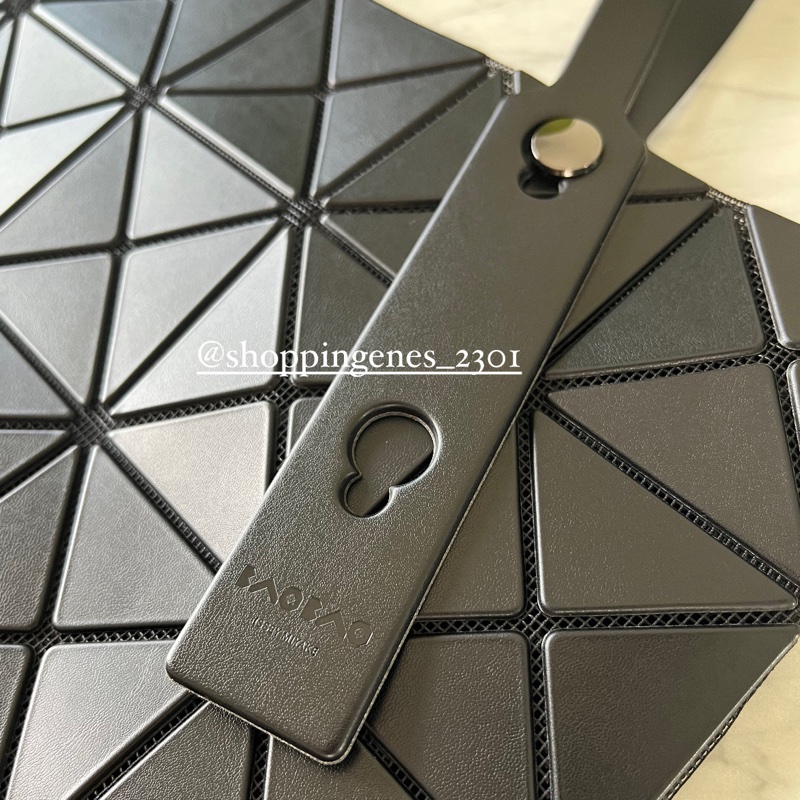 三宅一生 包包 BAO BAO 黑色 霧面 6*6 格 托特包❗️尚未抵台-2