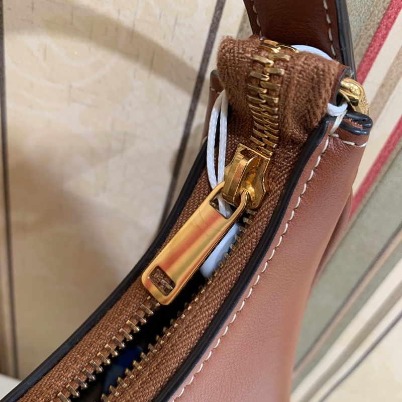 Celine Ava 豌豆腋下包 棕色中號刺繡-9