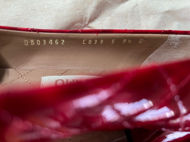 【買一送一】Salvatore Ferragamo Vara寶藍色蝴蝶結跟鞋/菱格紋漆皮亮紅低跟鞋-11