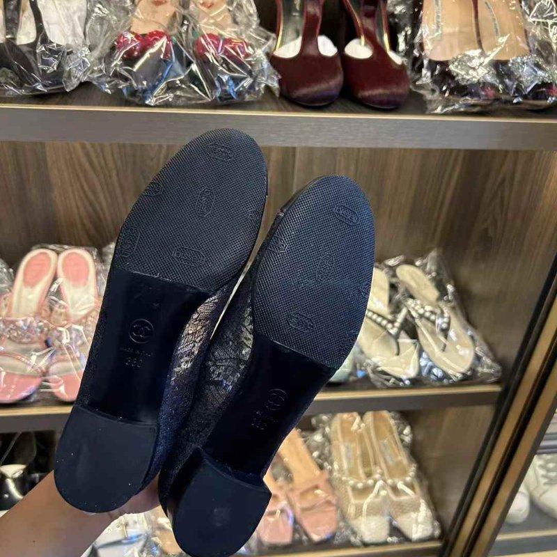 CHANEL低跟 尺寸38碼 只穿一次已貼底 後跟珍珠雙C-4