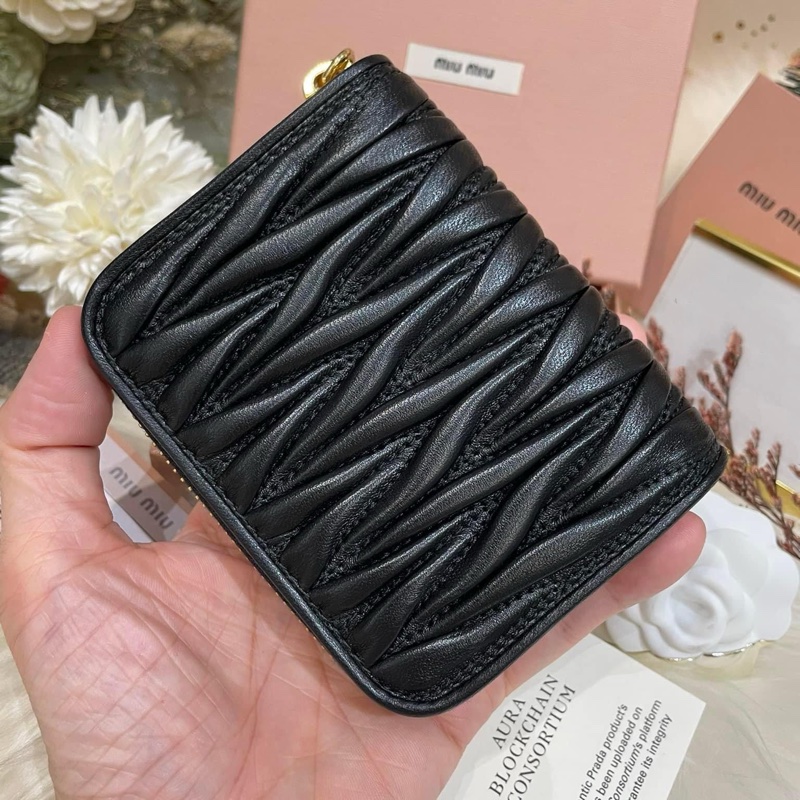 Carousell Miu Miu Zip Around Wallet NEW MIU MIU LONG ZIPPER WALLET