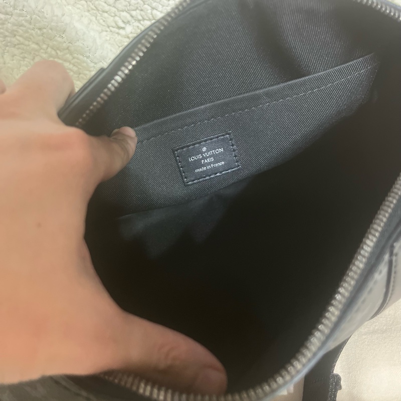 Louis Vuitton City Keepall M45936 側背包 9成新 經典黑老花 晶片款-4