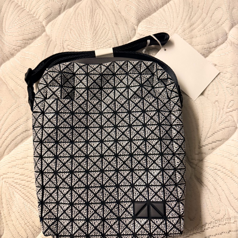 全新正品 Bao Bao Issey Miyake voyager限定色 小方包-7