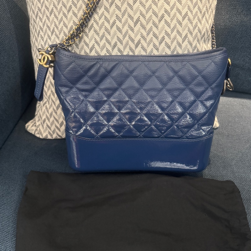 Chanel Gabrielle Hobo 深藍牛仔單寧漸層藍色金釦限量季節款流浪包  Chanel 中款流浪包-0
