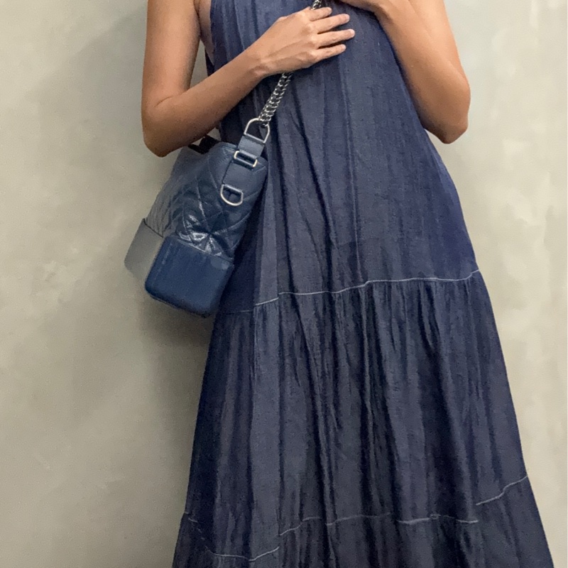 Chanel Gabrielle Hobo 深藍牛仔單寧漸層藍色金釦限量季節款流浪包  Chanel 中款流浪包-15