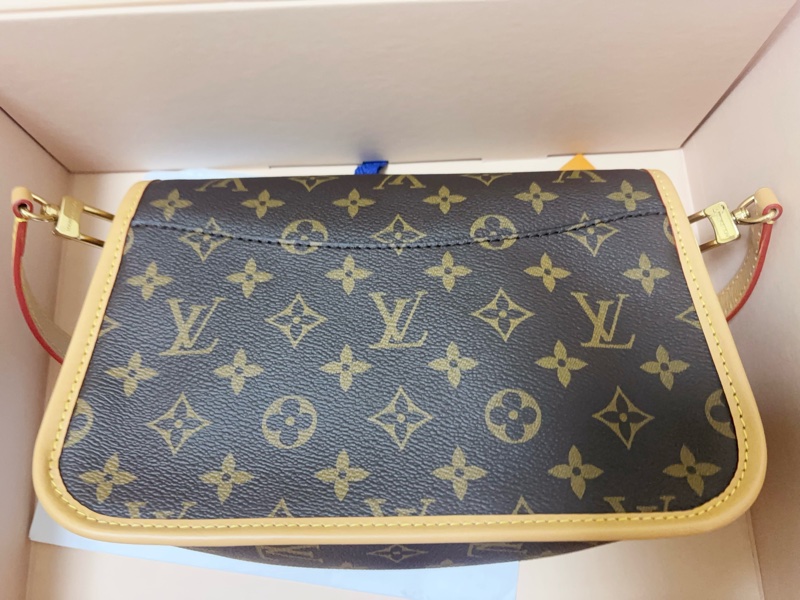 Lv法棍🥖義大利帶回（附發票）降價囉！-11