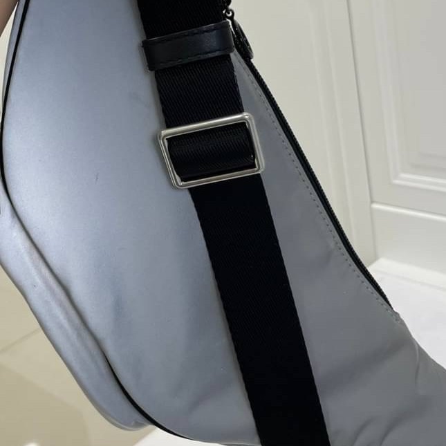 Alexander Wang Attica 尼龍logo attica 銀色反光 腰包 胸包 斜背包 胸口包 肩背包-13