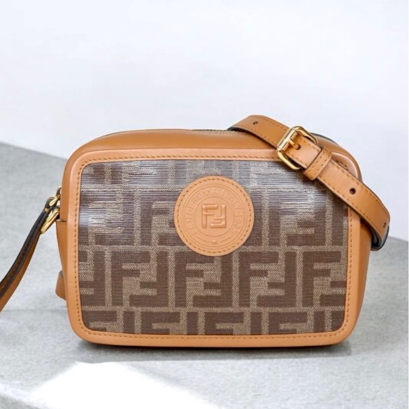 Fendi 老花小號相機包/斜背包-0