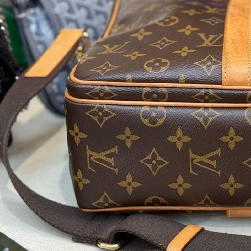 LV 老花 多夾層 手提包 肩背包 側背包 公事包 88新 正常使用痕跡 高標繞道 收藏價38800附背帶 尺寸是38x28x12cm-8