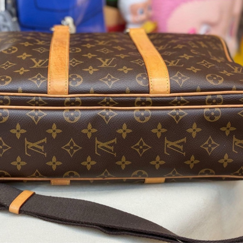 LV 老花 多夾層 手提包 肩背包 側背包 公事包 88新 正常使用痕跡 高標繞道 收藏價38800附背帶 尺寸是38x28x12cm-12