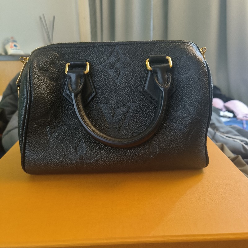 LV Speedy Bandouliere 20 大花波士頓 全牛皮黑壓紋-8