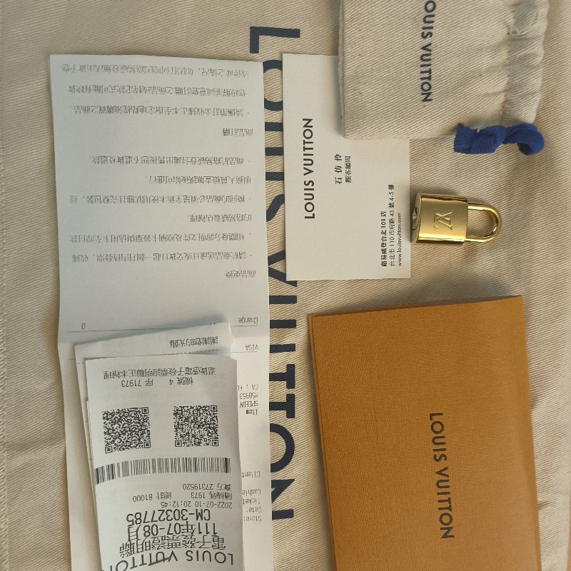 LV Speedy Bandouliere 20 大花波士頓 全牛皮黑壓紋-15