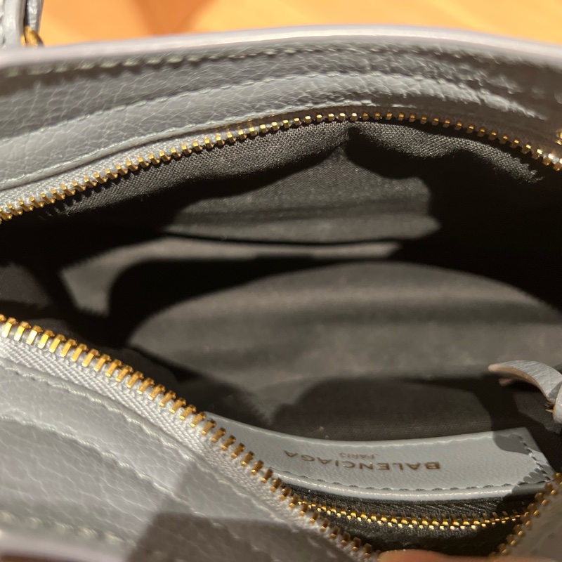 巴黎世家Balenciaga 霧霾藍金釦小山羊皮 機車包 mini尺寸-11