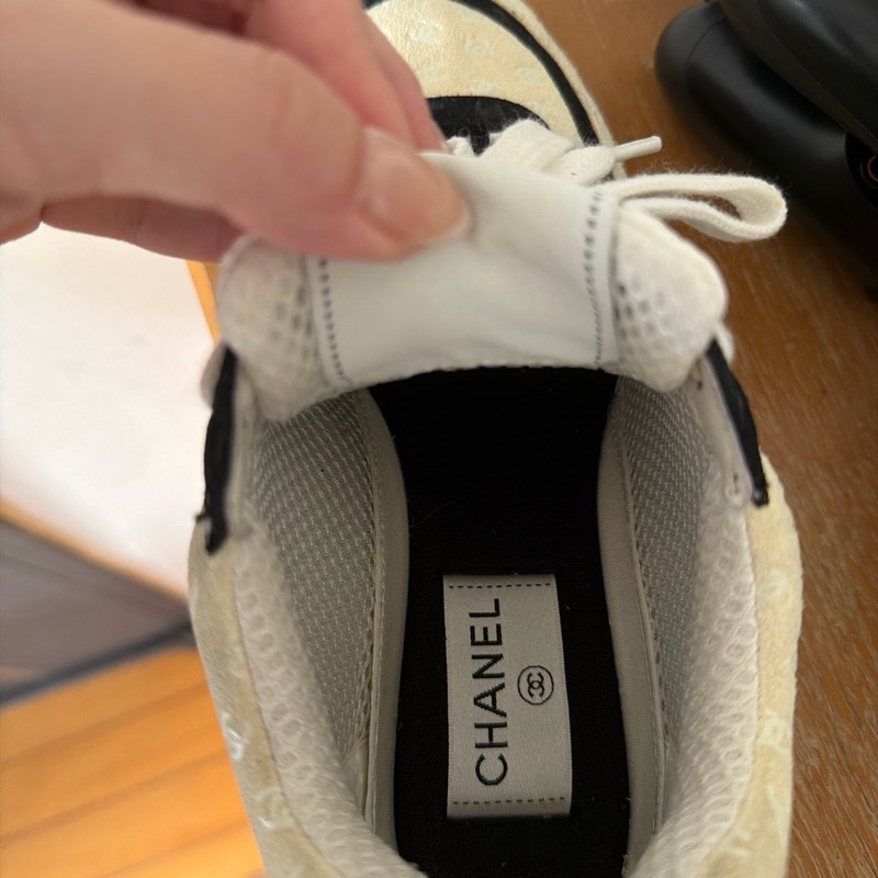 chanel 黃金尺寸38 滿版LOGO 運動鞋-7