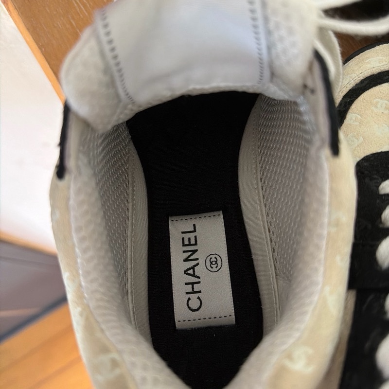 chanel 黃金尺寸38 滿版LOGO 運動鞋-8