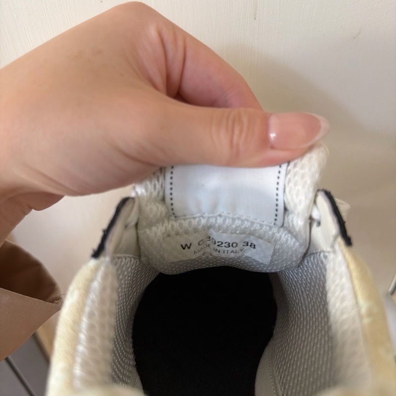 chanel 黃金尺寸38 滿版LOGO 運動鞋-10