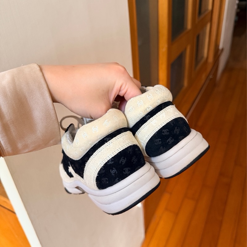 chanel 黃金尺寸38 滿版LOGO 運動鞋-11