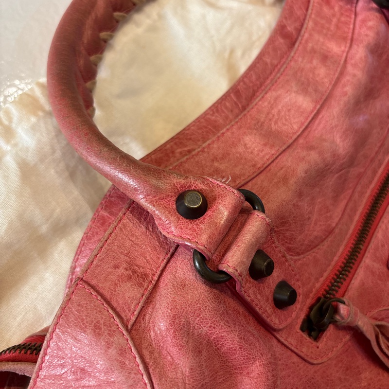 巴黎世家乾燥玫瑰粉包包-30