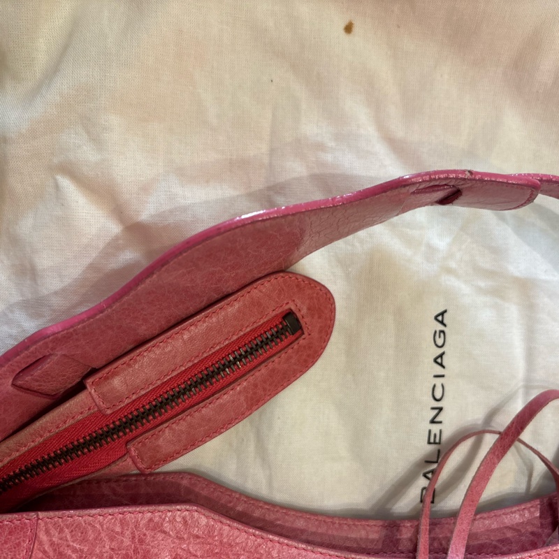 巴黎世家乾燥玫瑰粉包包-37