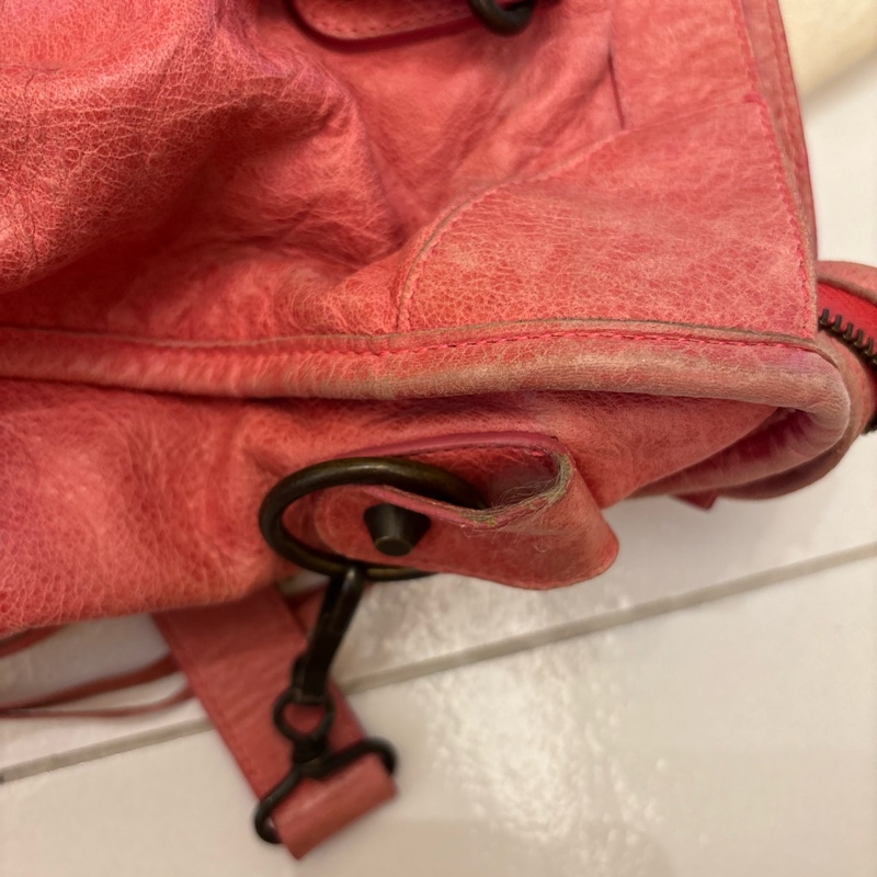 巴黎世家乾燥玫瑰粉包包-8