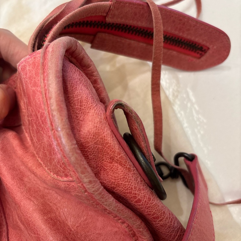 巴黎世家乾燥玫瑰粉包包-18