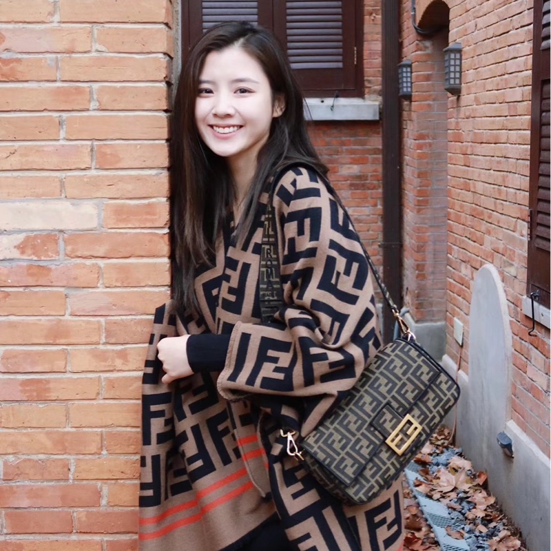 FENDI 芬迪 Baguette棕色FF提花布 經典老花法棍包 斜背包 肩背包  手提包-1