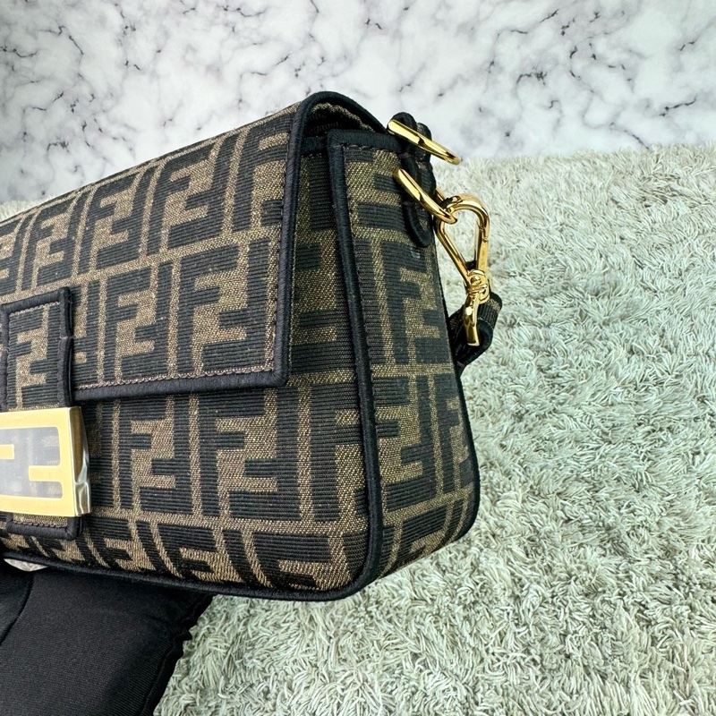 FENDI 芬迪 Baguette棕色FF提花布 經典老花法棍包 斜背包 肩背包  手提包-11
