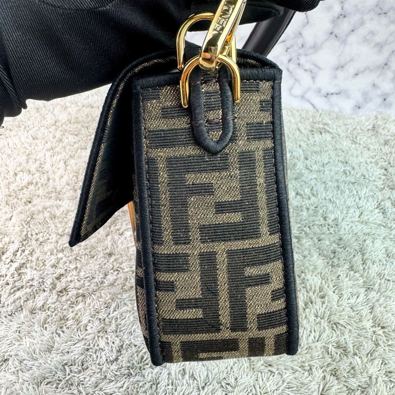 FENDI 芬迪 Baguette棕色FF提花布 經典老花法棍包 斜背包 肩背包  手提包-15