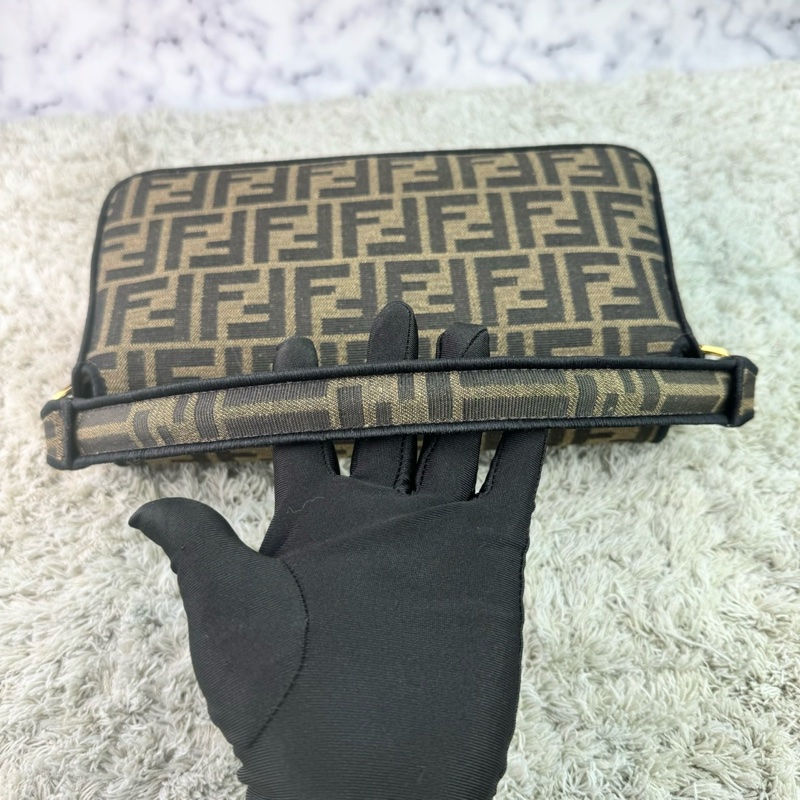 FENDI 芬迪 Baguette棕色FF提花布 經典老花法棍包 斜背包 肩背包  手提包-19