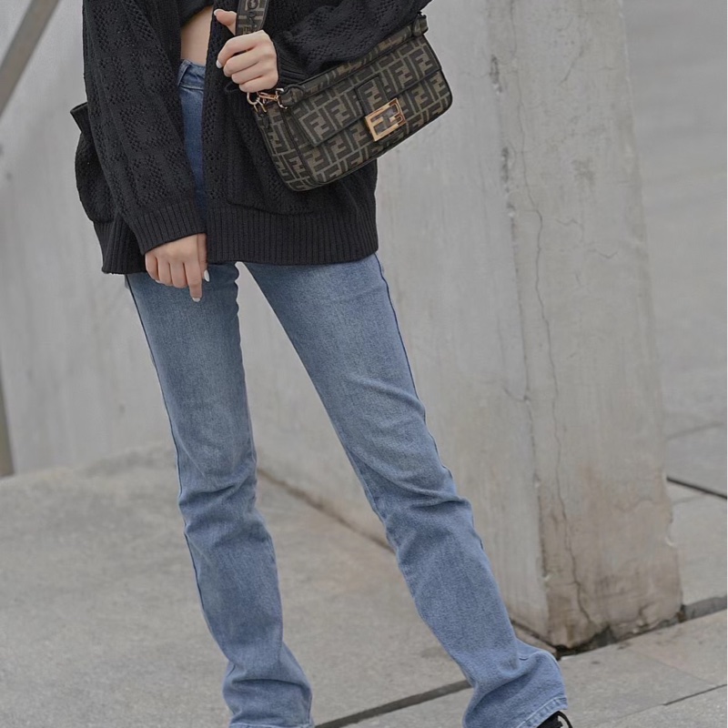 FENDI 芬迪 Baguette棕色FF提花布 經典老花法棍包 斜背包 肩背包  手提包-34