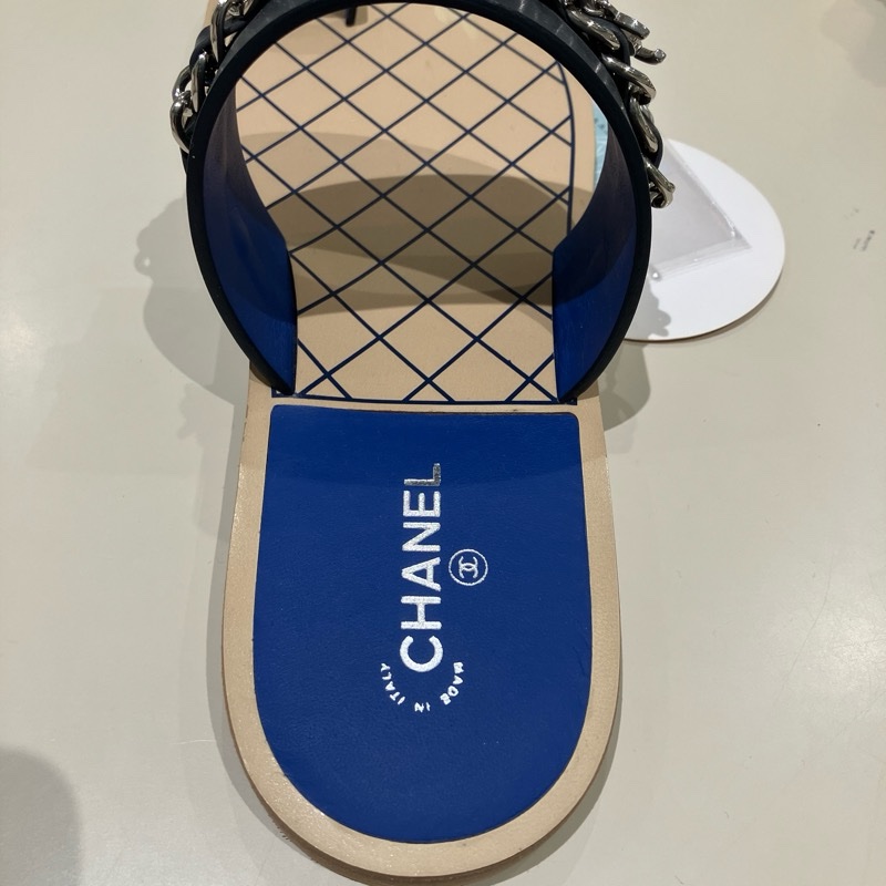 香奈兒皮穿鏈雙C Logo穿趾拖鞋-2