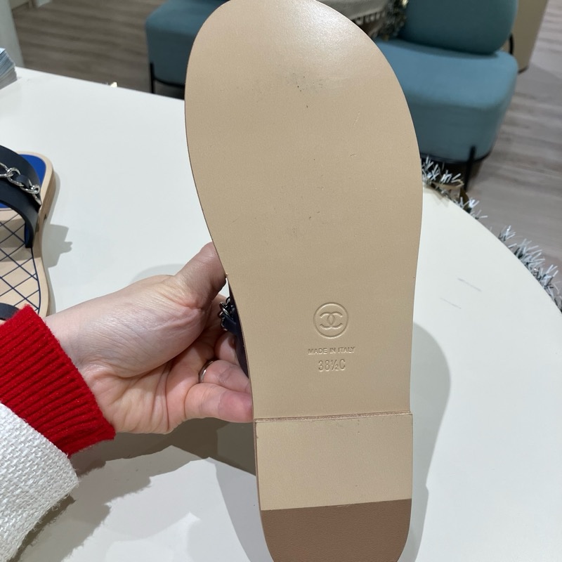 香奈兒皮穿鏈雙C Logo穿趾拖鞋-37