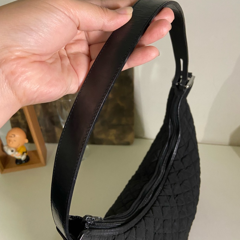 BALLY 黑色經典格菱紋布面/皮革 Hubo包-13