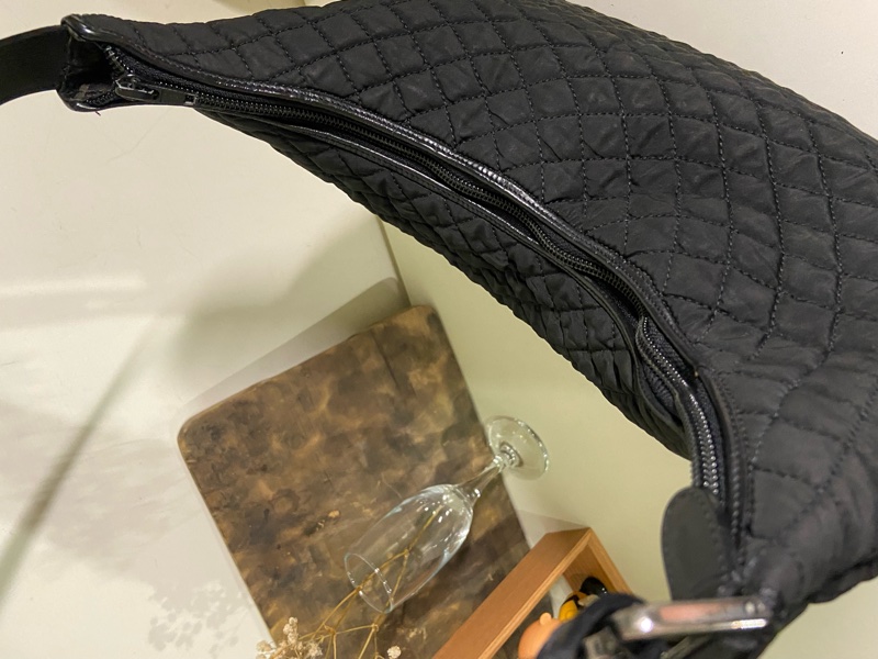 BALLY 黑色經典格菱紋布面/皮革 Hubo包-15