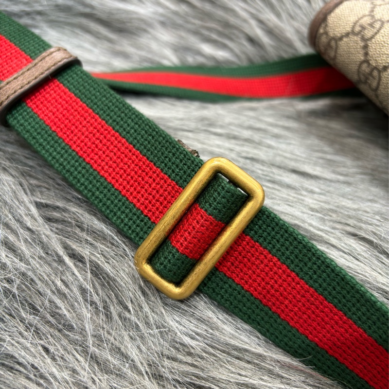 GUCCI 493930 字紋 綠紅綠 虎頭包 斜背包 相機包 手拿包 腰包 胸口包 霹靂包-21