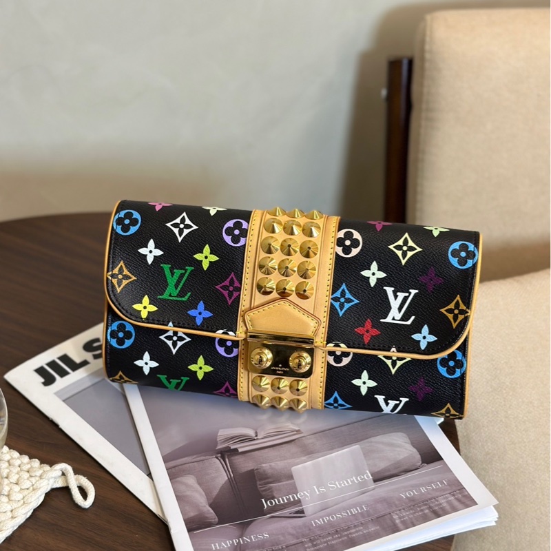 Lv 黑三彩晚宴手拿包-1