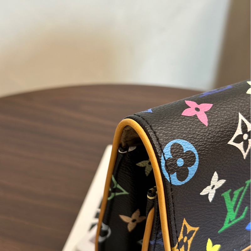 Lv 黑三彩晚宴手拿包-7