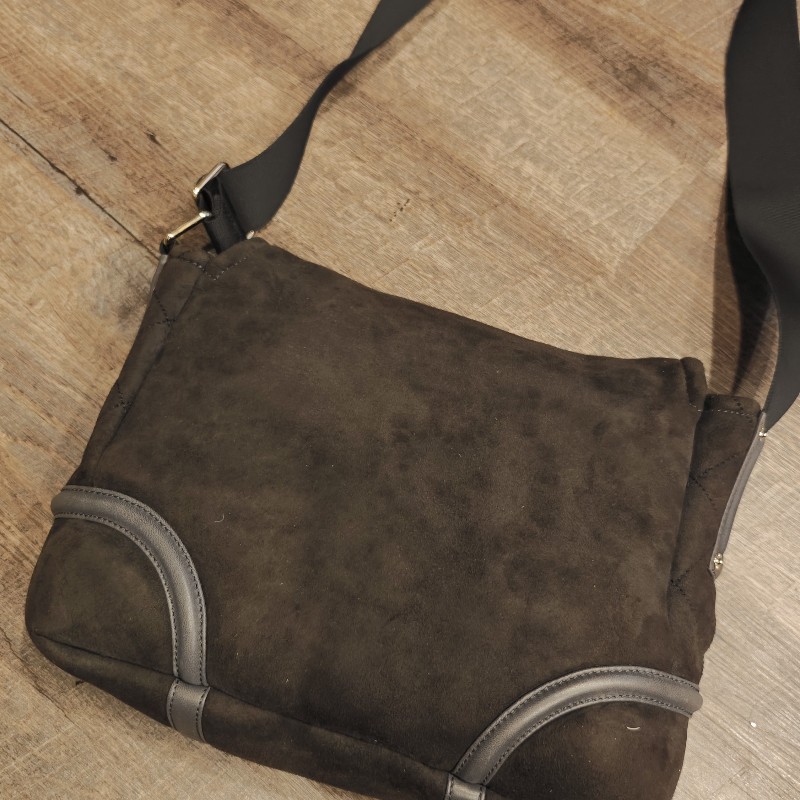 日本帶回絕版中古香奈兒中性男女包包-5