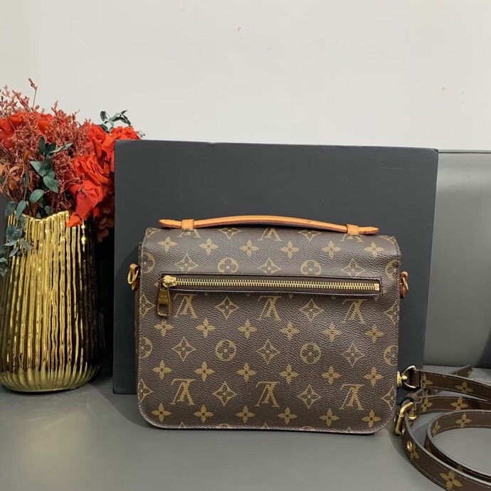 9新Lv路易威登 Louis Vuitton 老花郵差包 2017購入-1