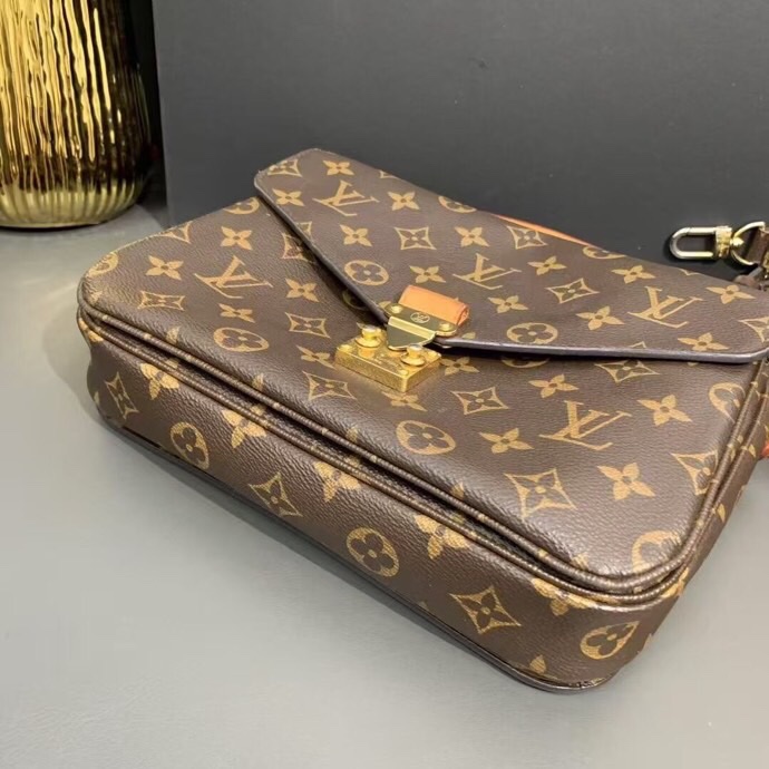 9新Lv路易威登 Louis Vuitton 老花郵差包 2017購入-3